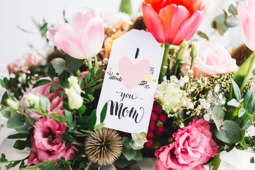 Blumenstrauß mit Anhänger für eine persönliche Sprachnachricht